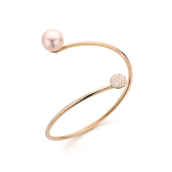 Swinging Pink Pearl with diamonds